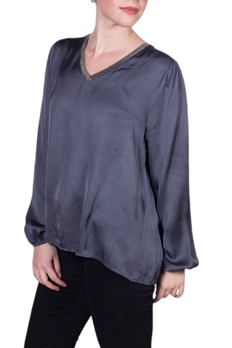 Blusa donna in viscosa con scollo a V profilato lamé e maniche morbide