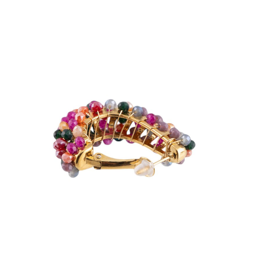 Orecchini a cerchio con perline multicolor sfaccettate su base metallica dorata