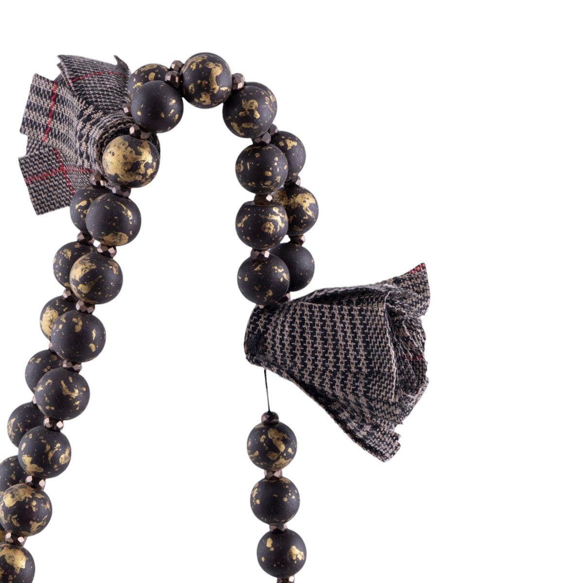 Collana lunga Elegance con fiocchi in tessuto e perle decorative effetto lucido