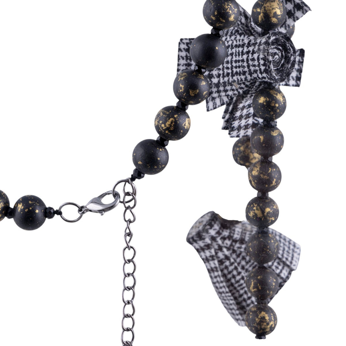 Collana lunga Elegance con fiocchi in tessuto e perle decorative effetto lucido