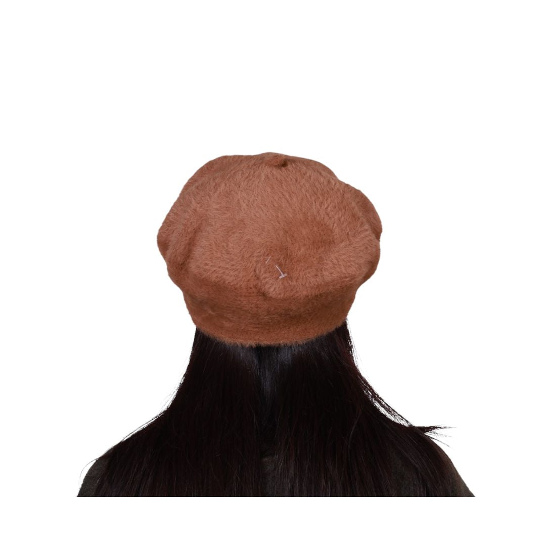 Cappello basco da donna in tessuto peloso morbido e caldo a Made in Italy