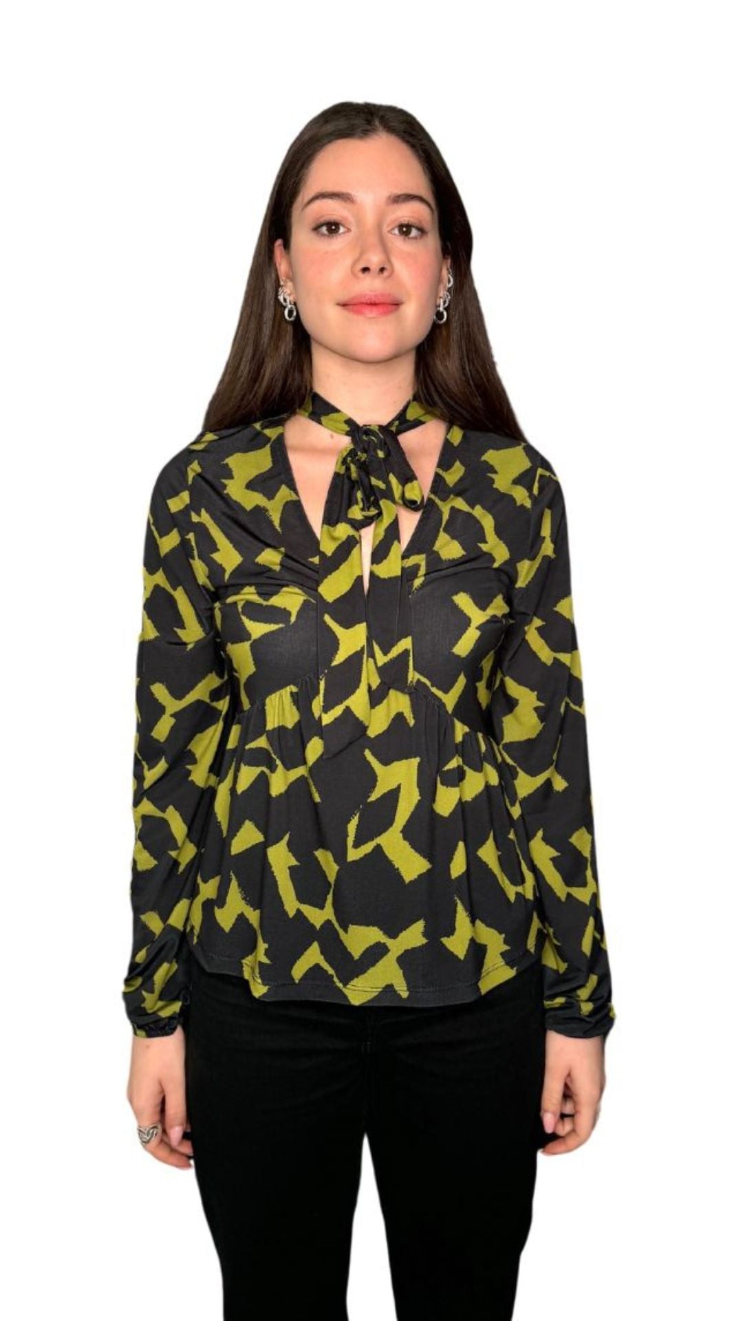 Blusa in Fantasia Astratta con Dettaglio Nodo