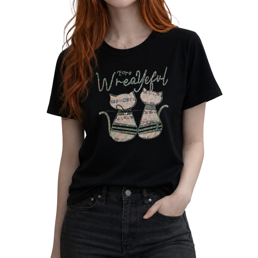 T-shirt donna a maniche corte fantasia gatti con strass e applicazioni