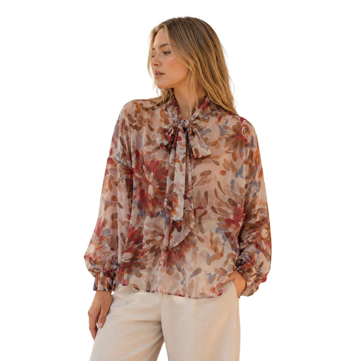 Blusa donna semitrasparente, fiocco al collo e fantasia Made in Italy