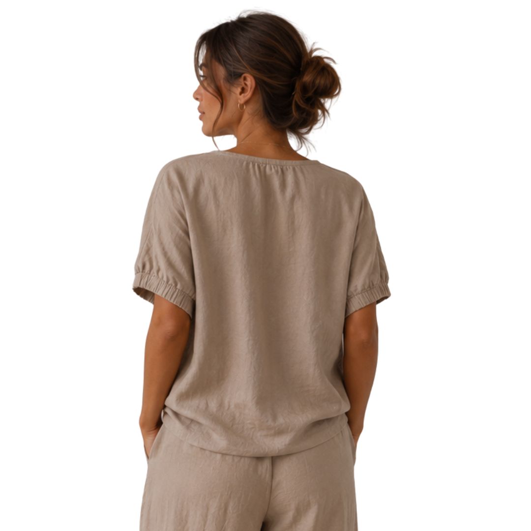 Blusa donna a maniche corte e scollo a v con applicazione, in 100% cotone