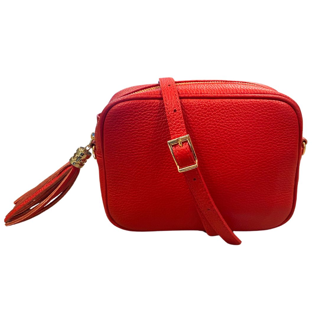 Borsa cubotto in vera pelle martellata con tracolla regolabile e zip superiore