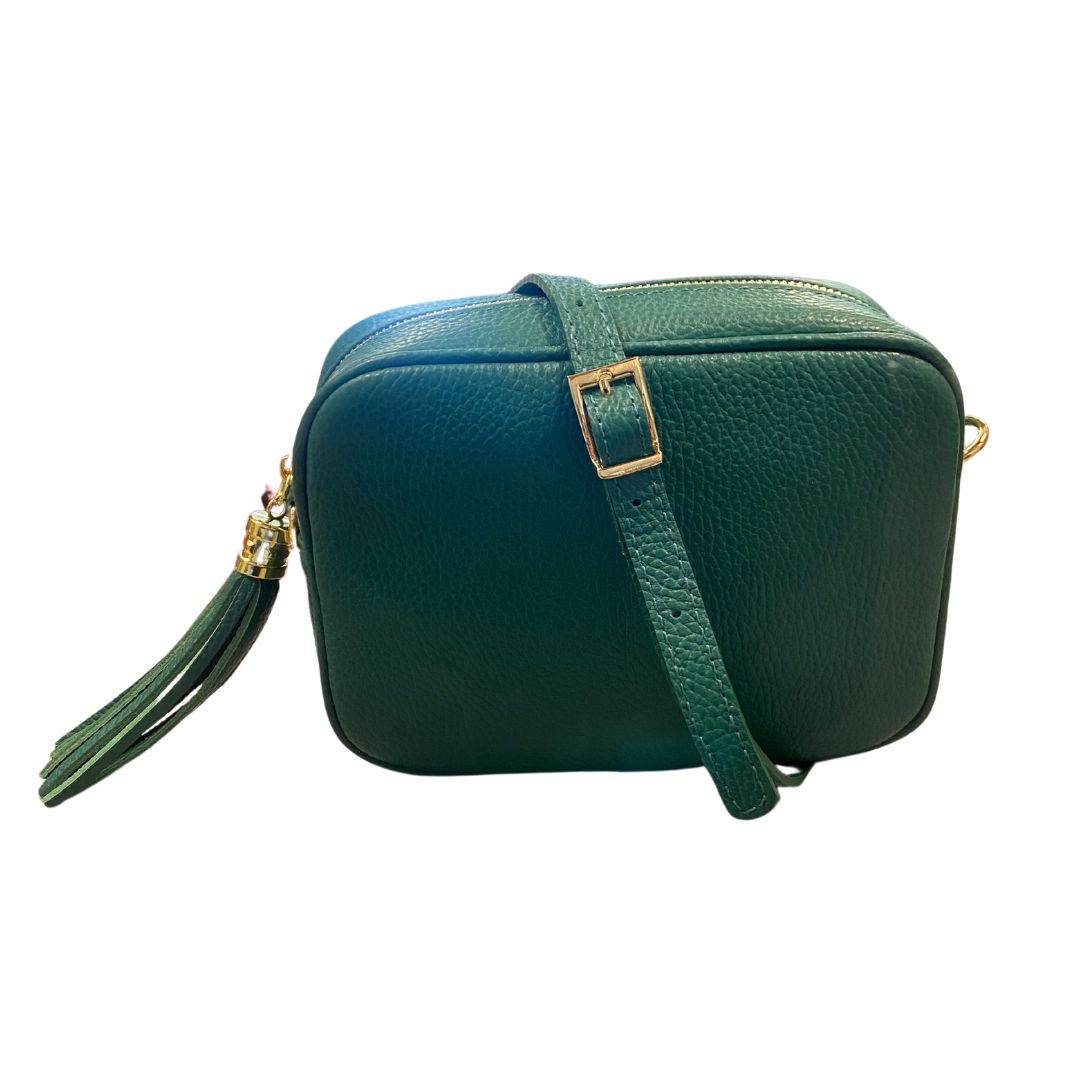 Borsa cubotto in vera pelle martellata con tracolla regolabile e zip superiore