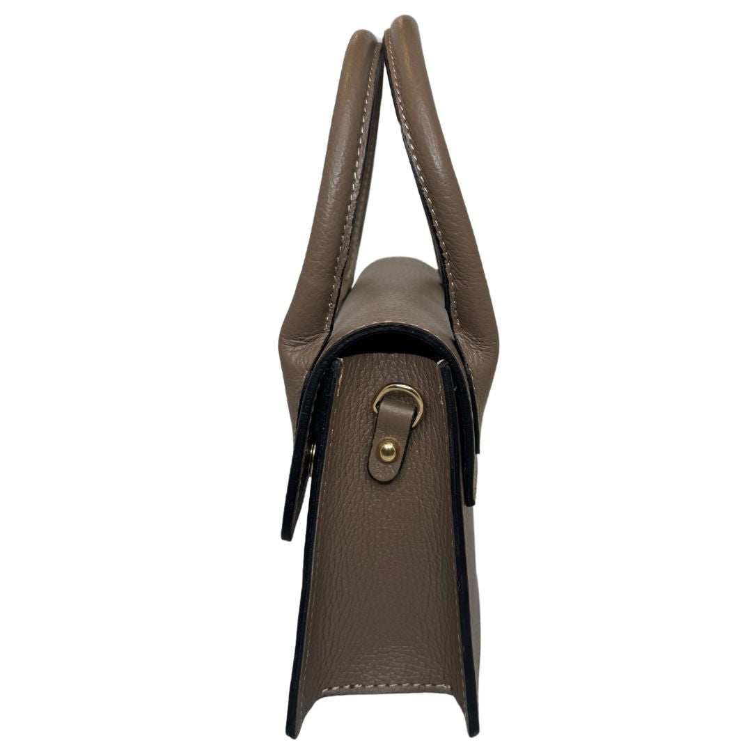 Borsa trapezio in pelle martellata due manici semirigidi con tracolla regolabile