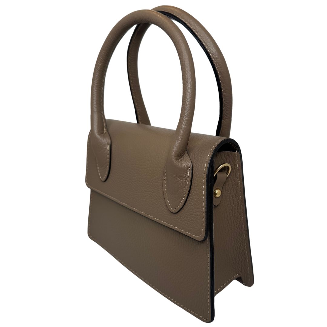 Borsa trapezio in pelle martellata due manici semirigidi con tracolla regolabile