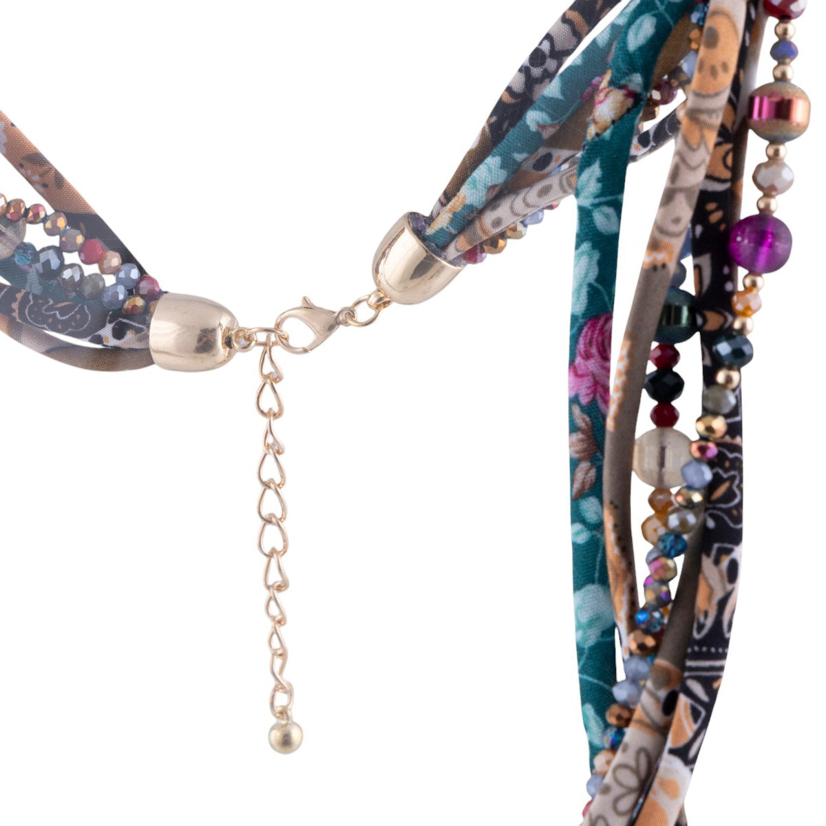 Collana multifili fantasia con intrecci di perline e fili tessili decorativi