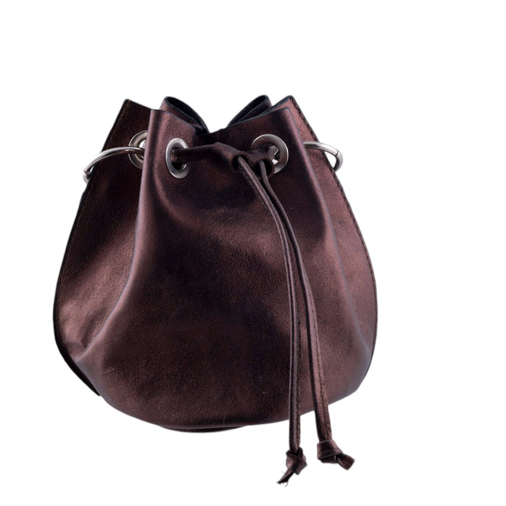 Borsa secchiello in vera pelle metallizzata con chiusura a coulisse e tracolla