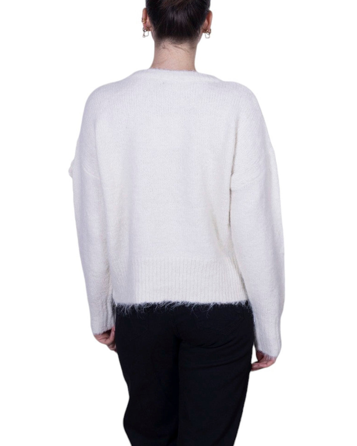 Maglia donna girocollo in filato morbido con applicazioni floreali in rilievo
